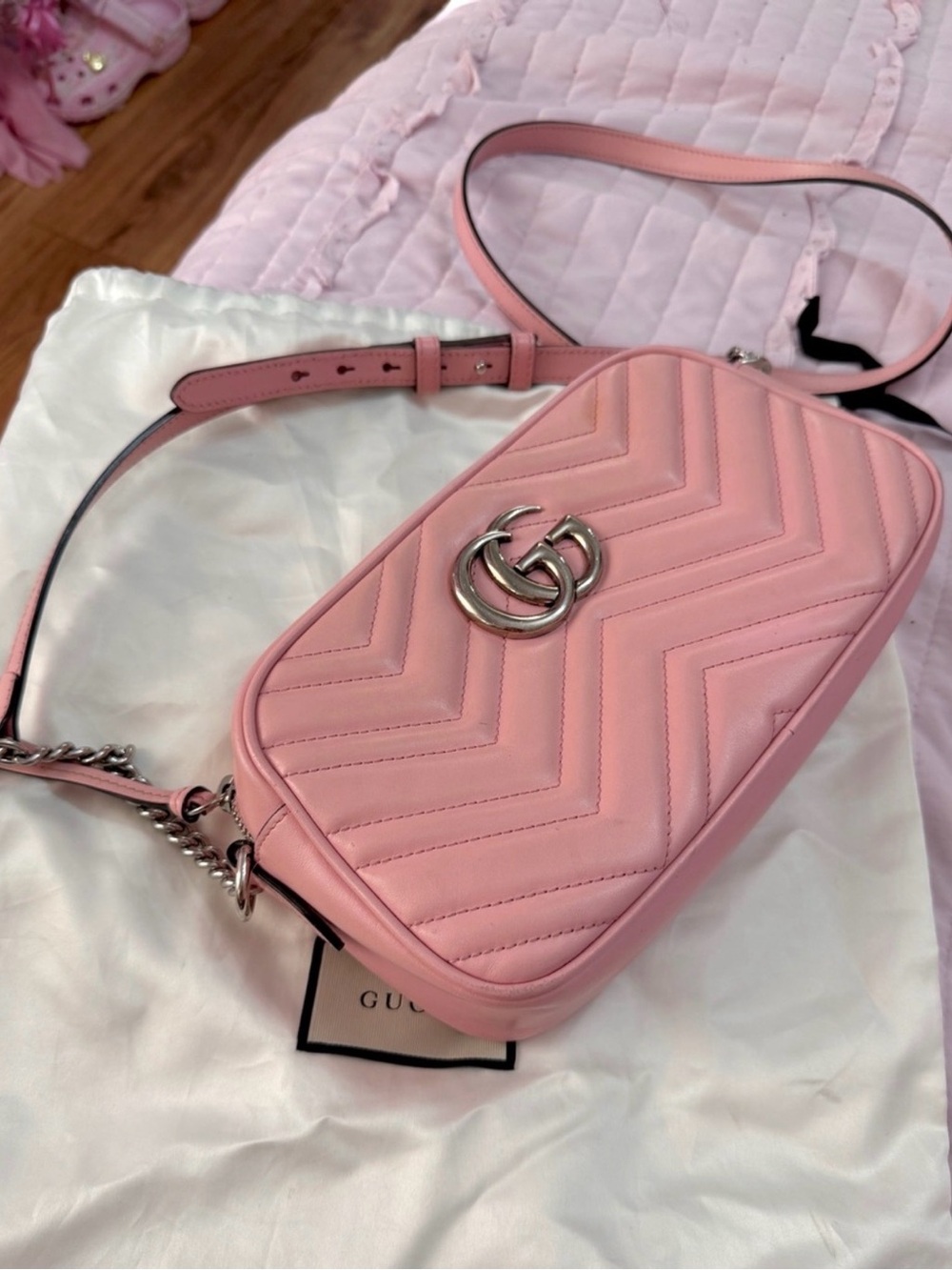 Authentic Gucci GG marmont leather handbag